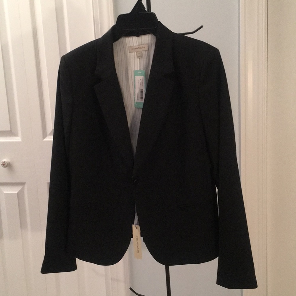 Hawthorn NWT Montgomery Cropped Essential Blazer